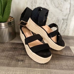 Black platform sandals